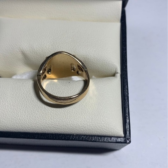 Ring 8.5 - Picture 3 of 3